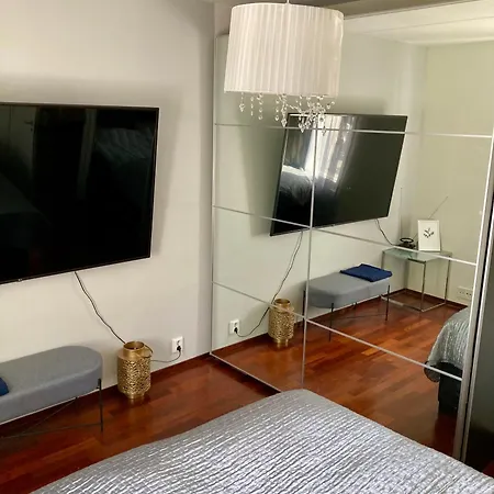 Cozy With Outside Jacuzzi And Sauna Апартаменты *