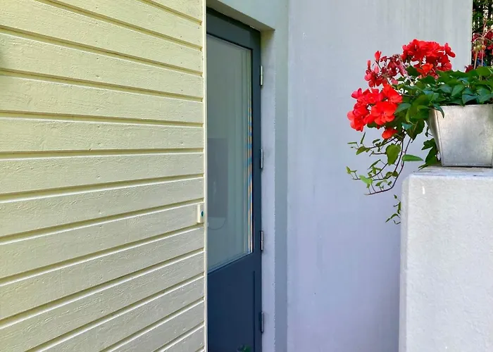 Cozy With Outside Jacuzzi And Sauna إسبو